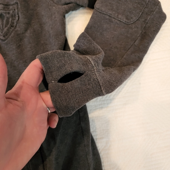 Roots Canada button down sweatshirt - Picture 11 of 16